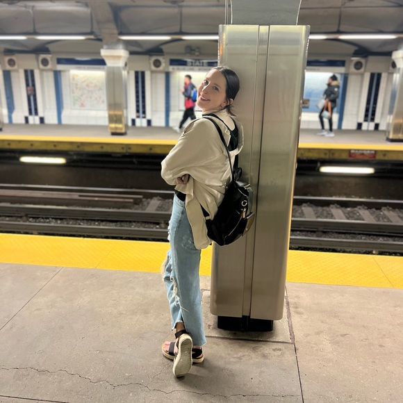 Meet your Posher, Jen - Picture 1 of 1